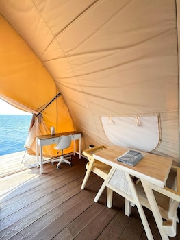 Floating Home In Reef Resort Unit 8,,2 star