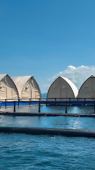 floating home in reef resort unit 9