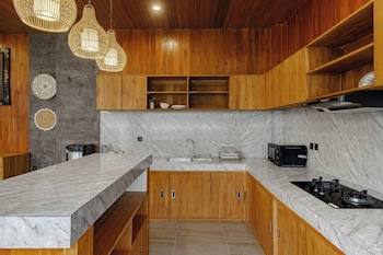 Badawa Ubud Villa,,4 star