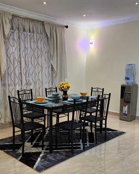 lux suites vacanza homes nakuru