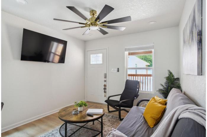 your amazing 3br 2ba downtown delight