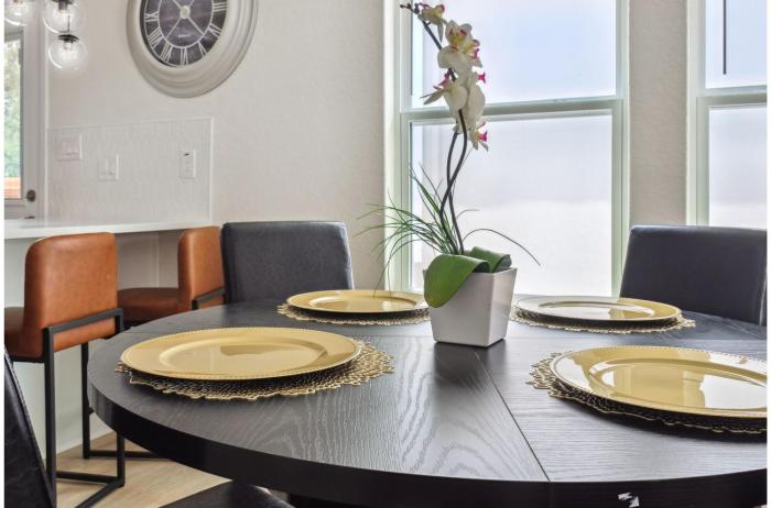 your amazing 3br 2ba downtown delight