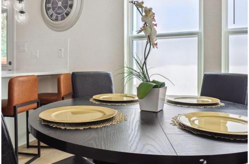 your amazing 3br 2ba downtown delight