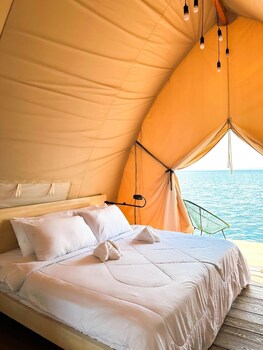 Floating Home In Reef Resort Unit 10,,2 star