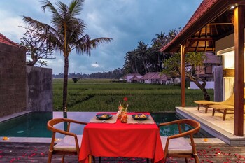 kemawan luxury villas