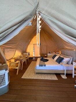 floating home in reef resort unit 13