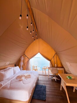 Floating Home In Reef Resort Unit 14,,2 star