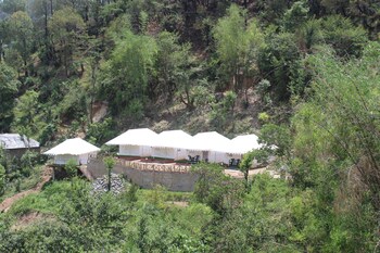 billing view camp and mud houses