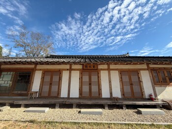 jukrokjungsa hanokstay