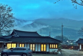 jukrokjungsa hanokstay