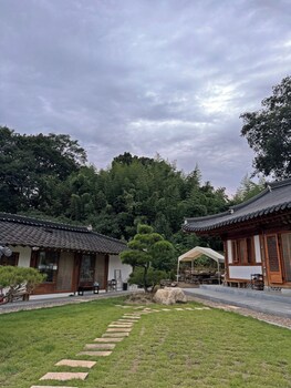 jukrokjungsa hanokstay
