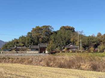 jukrokjungsa hanokstay