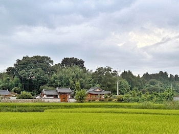 Jukrokjungsa Hanokstay,,4 star