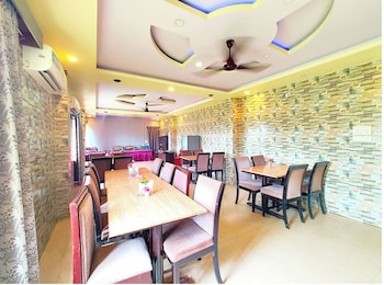 coral suites puri