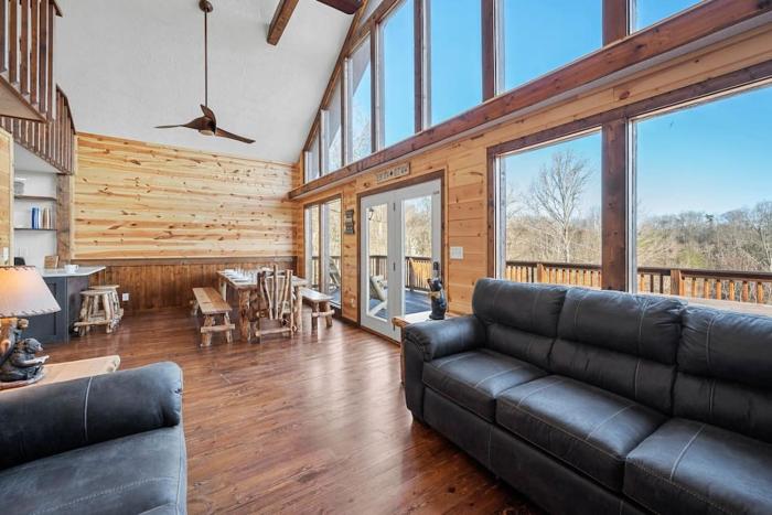 dog friendly views hot tub close to pf gsmnp