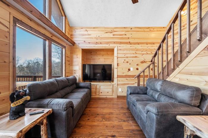 dog friendly views hot tub close to pf gsmnp