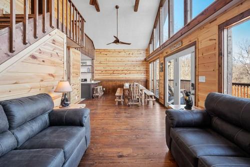 dog friendly views hot tub close to pf gsmnp