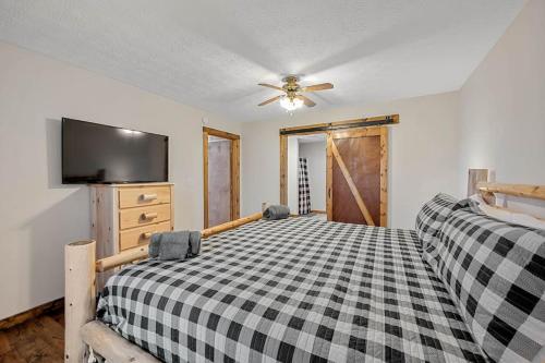 dog friendly views hot tub close to pf gsmnp