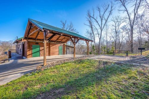 dog friendly views hot tub close to pf gsmnp