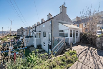 sea view cottage near snowdon and coastal trails