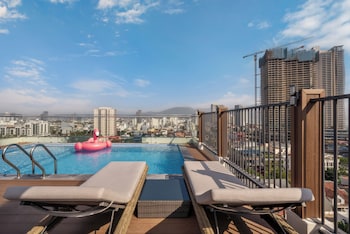 amber bay hotel and suites da nang