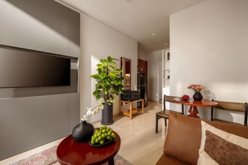 amber bay hotel and suites da nang