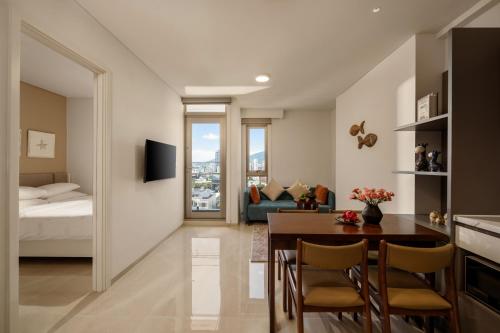amber bay hotel and suites da nang