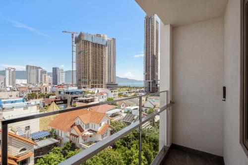 amber bay hotel and suites da nang