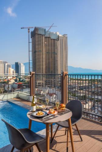 amber bay hotel and suites da nang