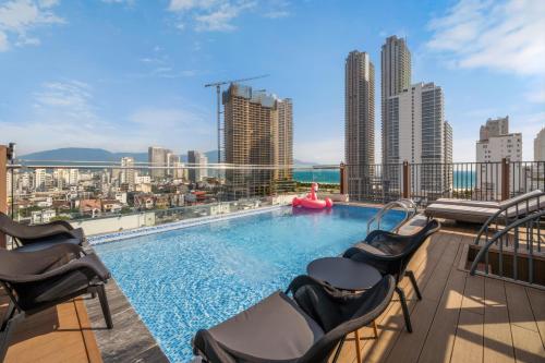 amber bay hotel and suites da nang