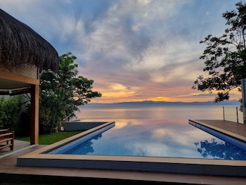 The Cliffhouse Samboan,,3 star