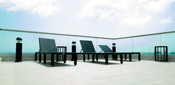 Signature Luxury Suites By Cozy,,2 star