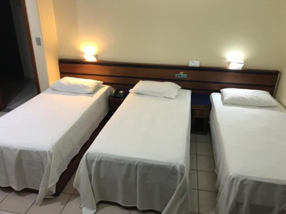 oft plaza oeste hotel