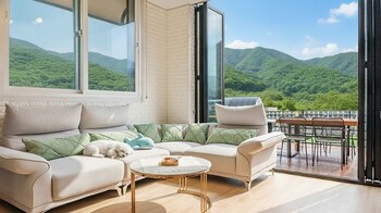 gangchon baile village pension