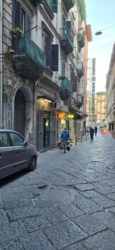 napoli central stay