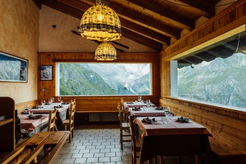 albergo ristoro sitten 2300 mt