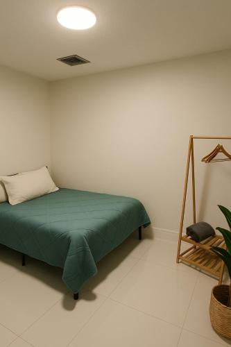 Santamaria Fort Lauderdale Airport,,2 star