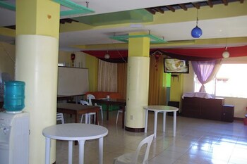 Green Ridge Apartelle,,3 star