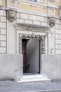 Vatican Pertusa Luxury Suites,Via Di Porta Pertusa 4,4 star