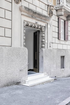 Vatican Pertusa Luxury Suites,Via Di Porta Pertusa 4,4 star