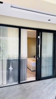 Safe Heaven Rooms,,4 star