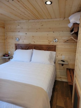 Grand Canyon Tiny Homes,,2 star