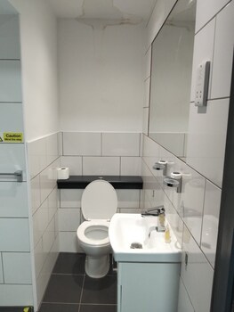 1 bed flat sleeps 2 parking wifi