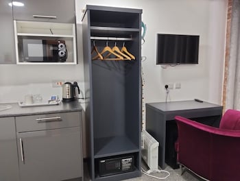 1 bed flat sleeps 2 parking wifi