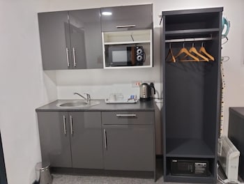 1 bed flat sleeps 2 parking wifi