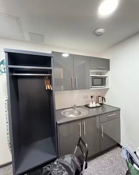 1 bed flat sleeps 2 parking wifi