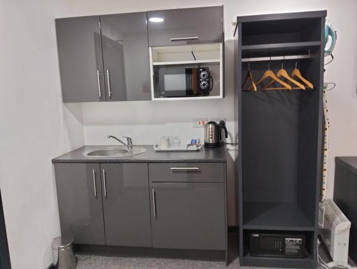 1 bed flat sleeps 2 parking wifi