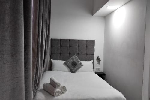1 bed flat sleeps 2 parking wifi