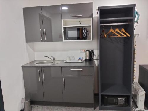 1 bed flat sleeps 2 parking wifi