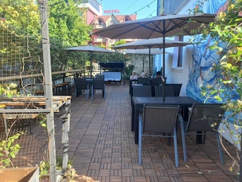 rostivan hotel ve hostel